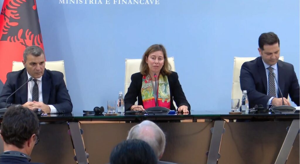 FMN: Ekonomia shqiptare në rritje të shpejtë, por produktiviteti mbetet i ulët